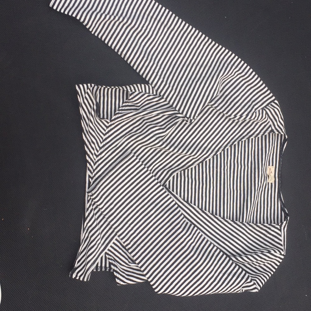 Hollister Long Sleeve Stripped Crop Top